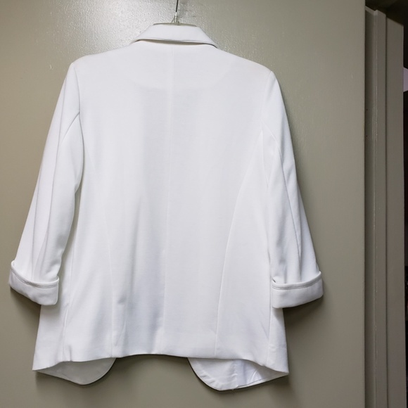 Womens White Lapel Jacket With Pockets - Picture 2 of 5
